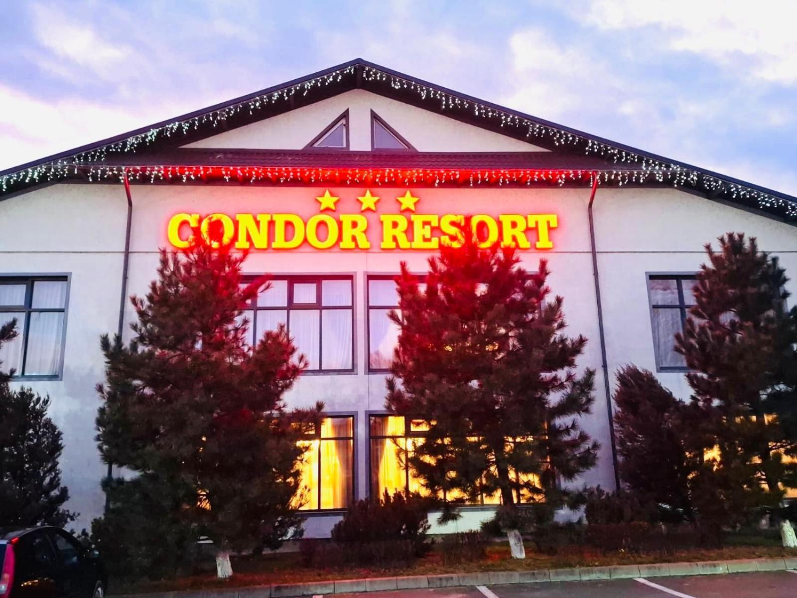 Condor Resort Dulcesti Eksteriør billede