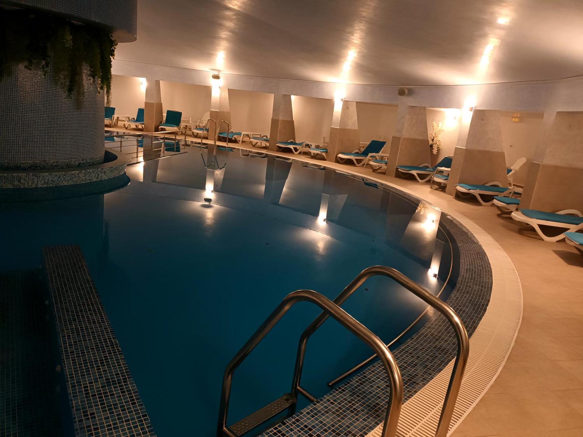 Condor Resort Dulcesti Eksteriør billede