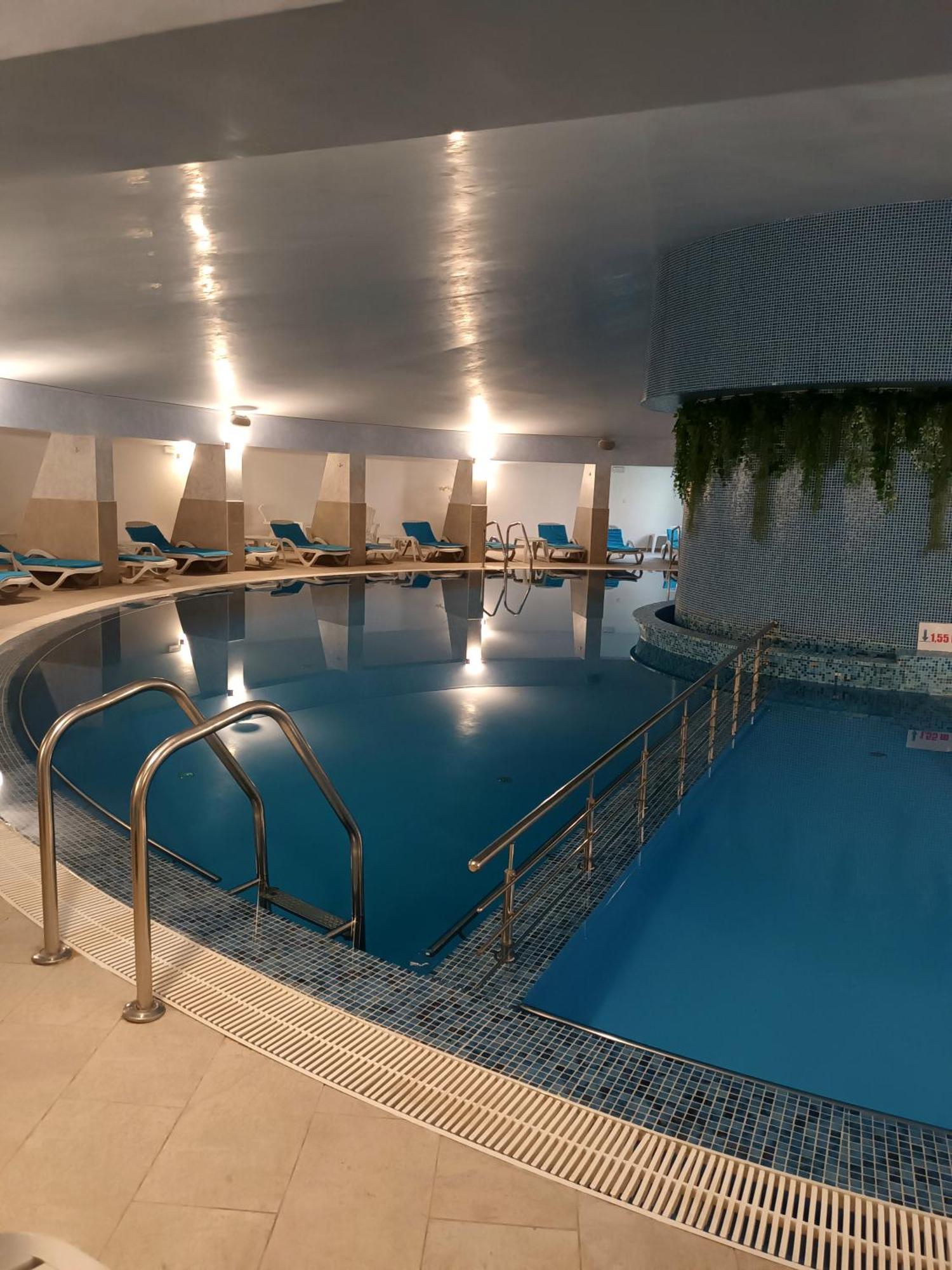 Condor Resort Dulcesti Eksteriør billede